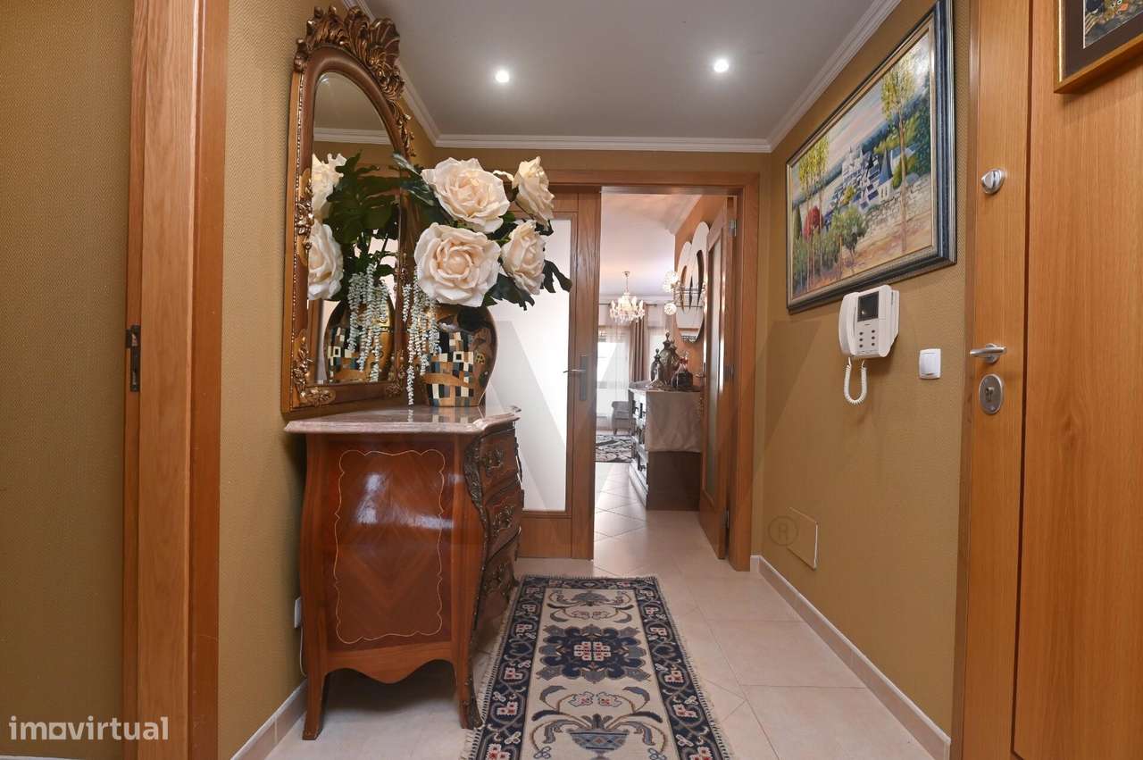 Apartamento T2 com Garagem Box, Estacionamento e Arrecadação –  São Do - Grande imagem: 5/25