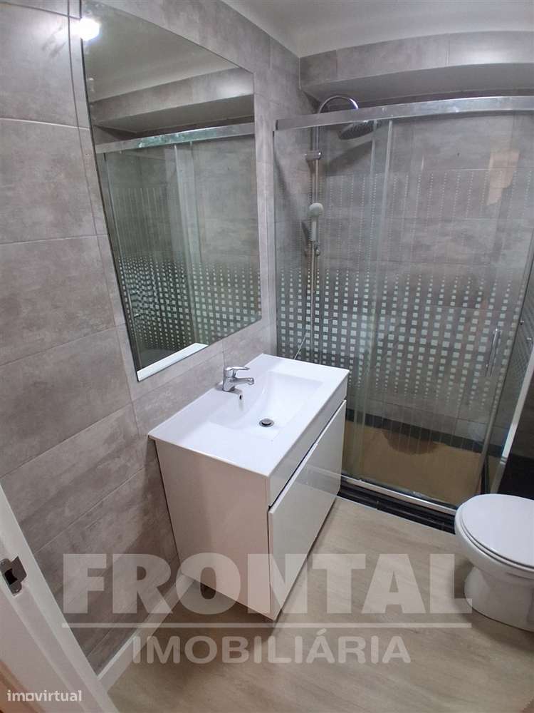 Apartamento T2 em Fase Final de Remodelação | Duas Frentes | Rio Tinto-8