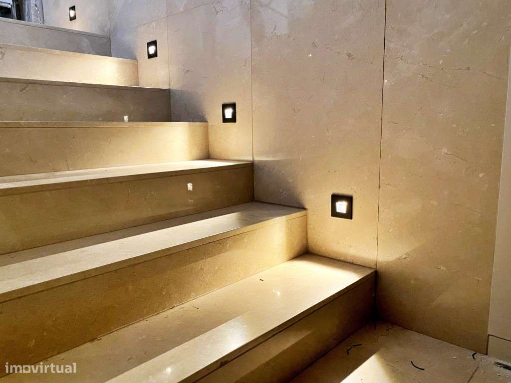 Moradia com elevador no centro da Trofa-26