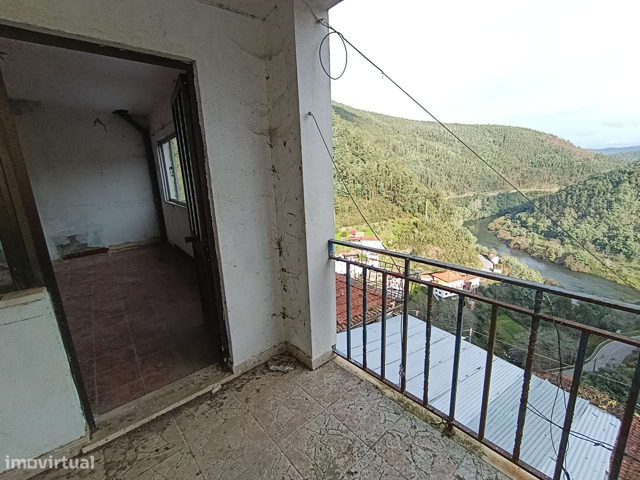 Casa em 4 pisos, para remodelar, em Lorvão, Penacova, Coimbra - Grande imagem: 3/47