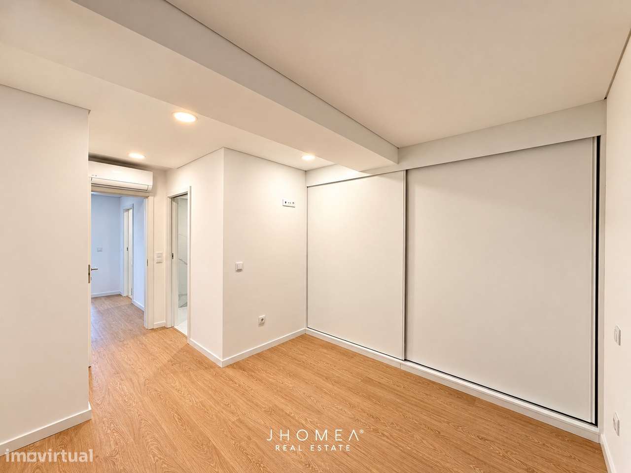 Apartamento T2 para venda no Coração de Aveiro-6