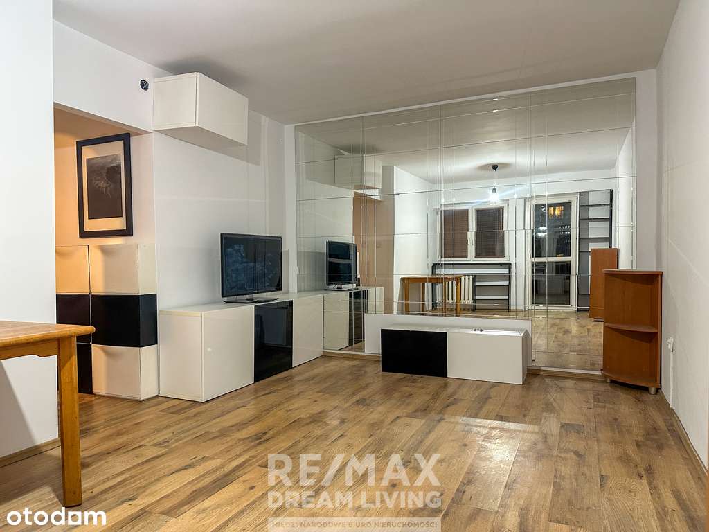 Bielany: Mieszkanie 47m² do remontu!-0