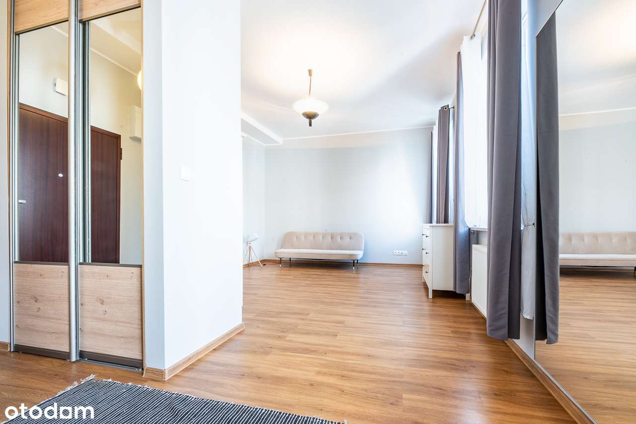 W zrewitalizowanej kamienicy w sercu Śródmieścia Warszawy.-7