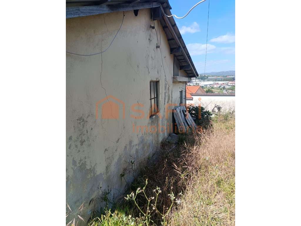 Moradia T4 em Cucujães-9