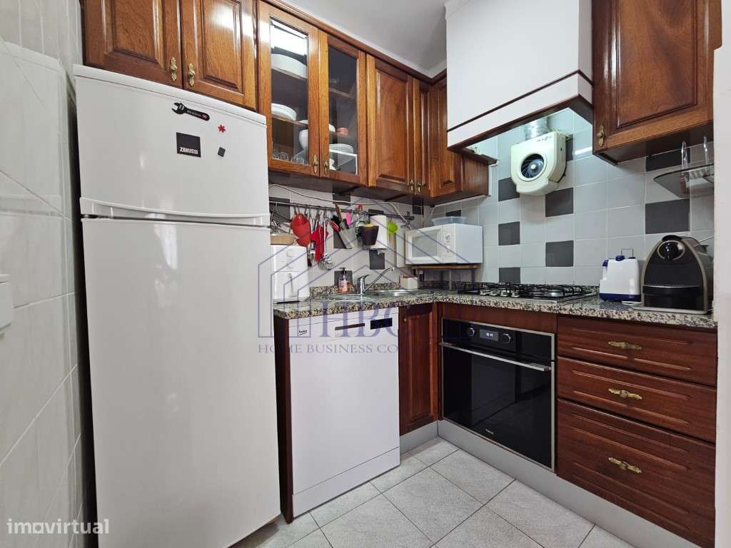 Moradia T3 de três andares no centro da Fuseta - Grande imagem: 5/25