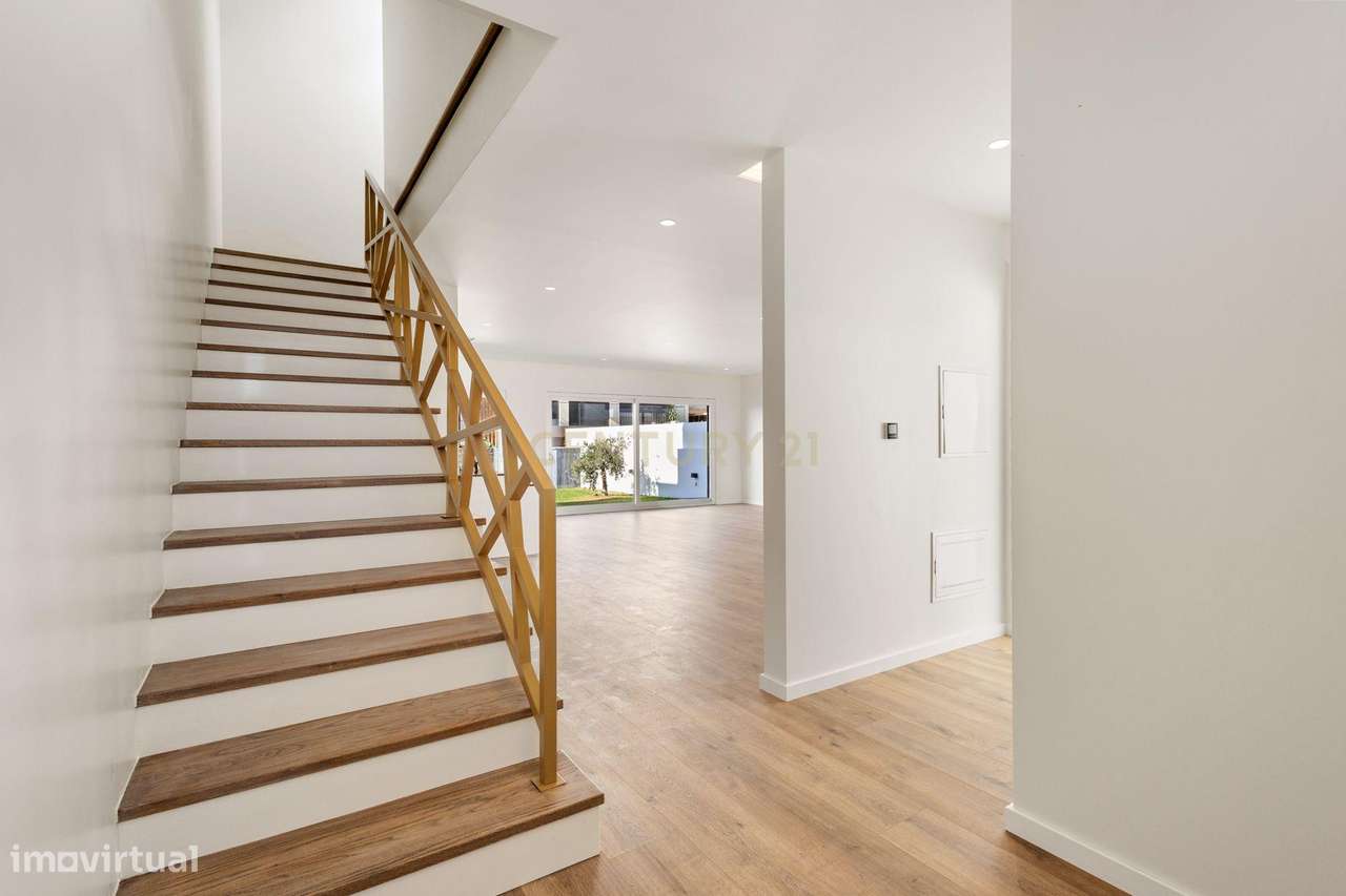 Moradia T4 jardim e piscina - Grande imagem: 4/29