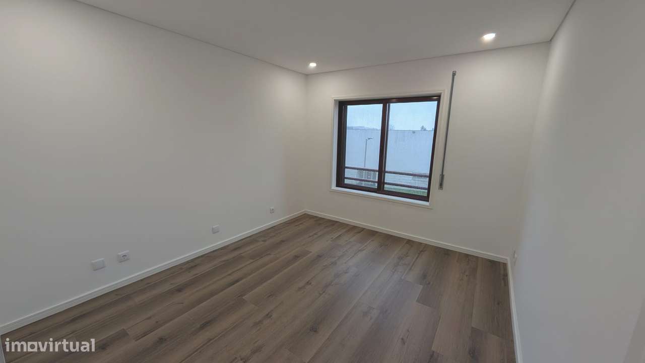 Apartamento T2 Centro Canelas - V.N.Gaia - Grande imagem: 2/16