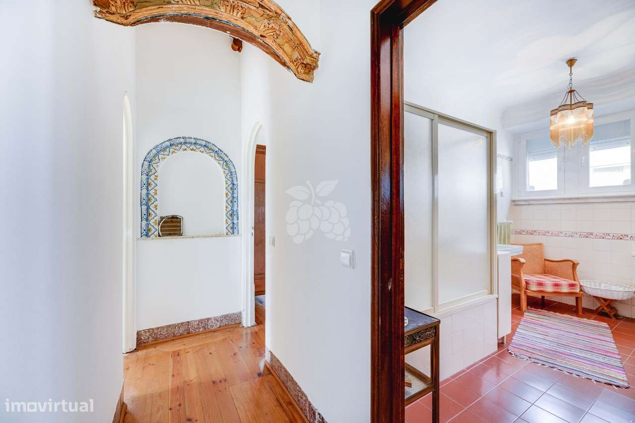 Moradia histórica T6  em Sintra com jardim, piscina e garagem-35