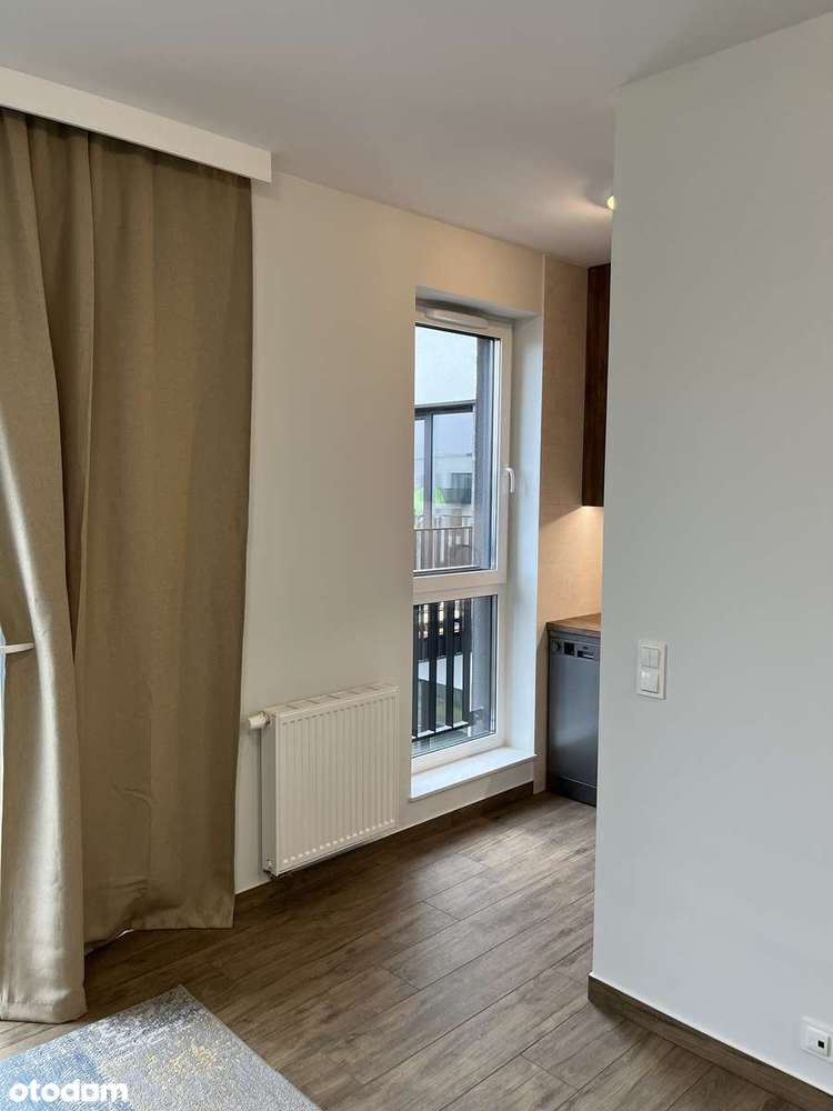 Widna kawalerka z oddzielną kuchnią i garażem w cenie - Pełny obrazek: 5/11