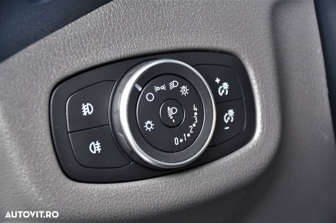 Ford Grand Tourneo Connect Automatic - 28