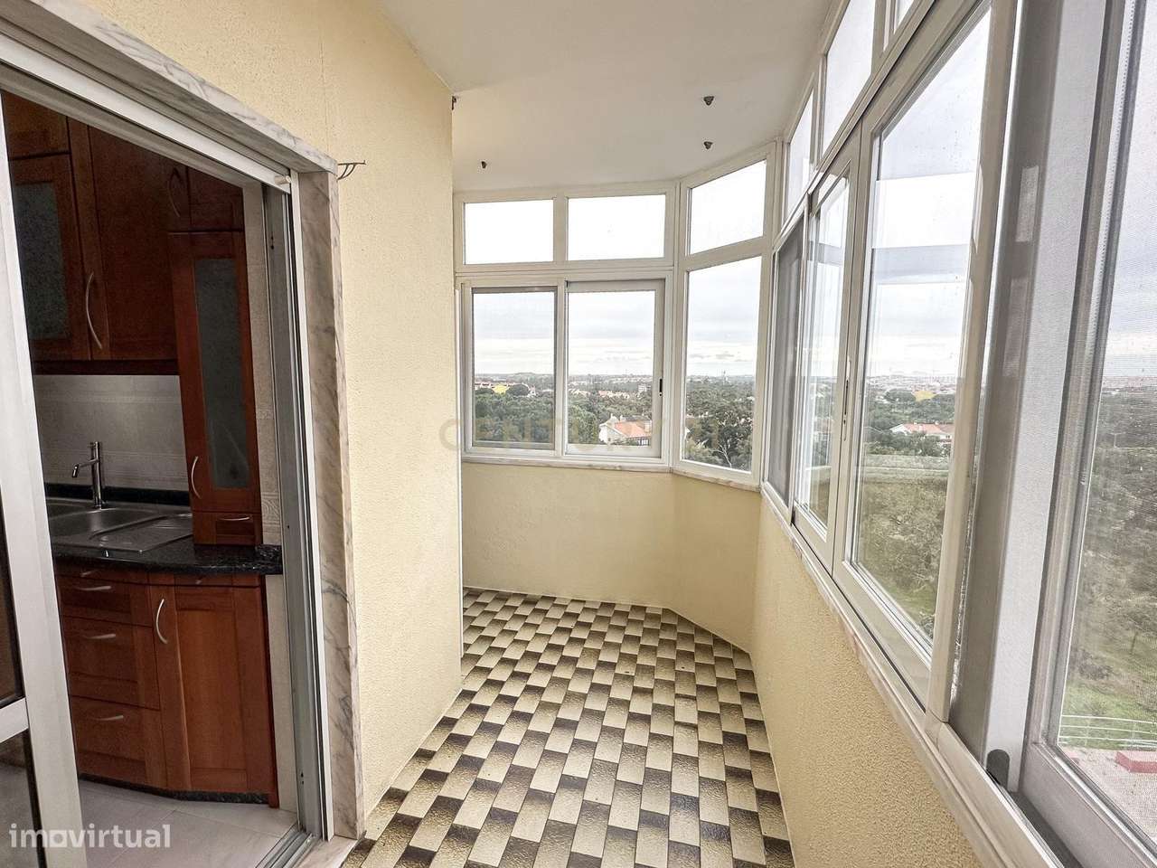 Apartamento T2 com Vista Panorâmica em Amora, Seixal-18