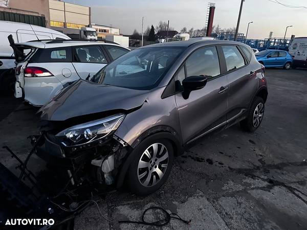 Dezmembrez Renault Captur - 1