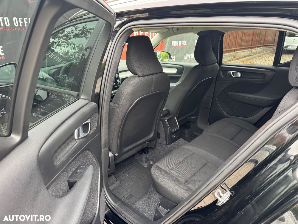 volvo xc-40   recharge t5 twin engine at7 inscription