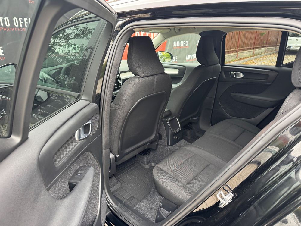 volvo xc-40   recharge t5 twin engine at7 inscription