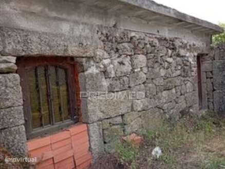 Moradia geminada em pedra granito p/ recuperar - Vila real - Grande imagem: 4/23