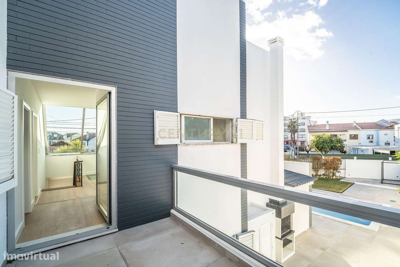 Moradia T6 com Piscina - Charneca de Caparica-49