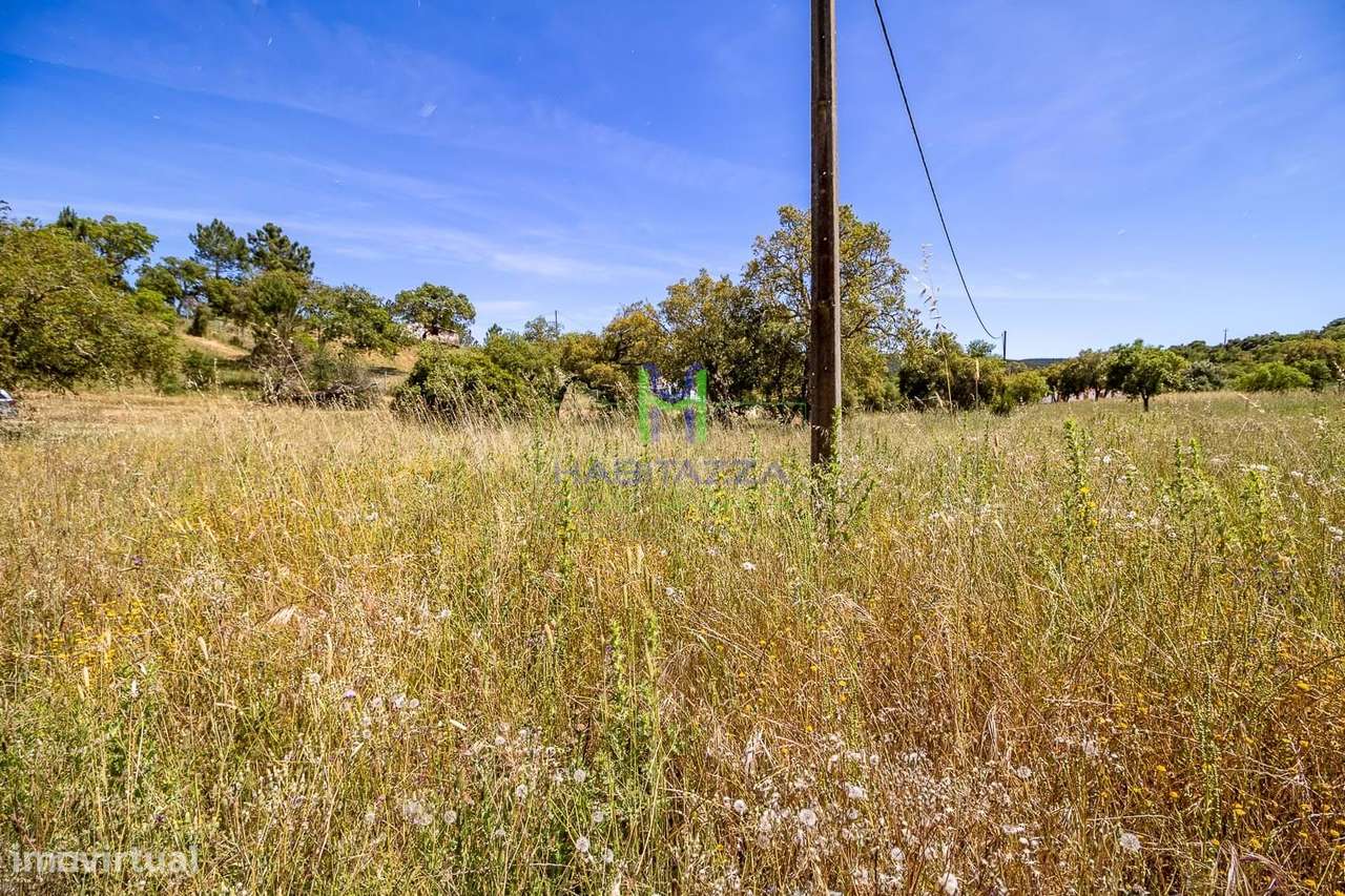 2 Parcelas de terreno rústico, com área total de 5.500 m2, com furo, p-8