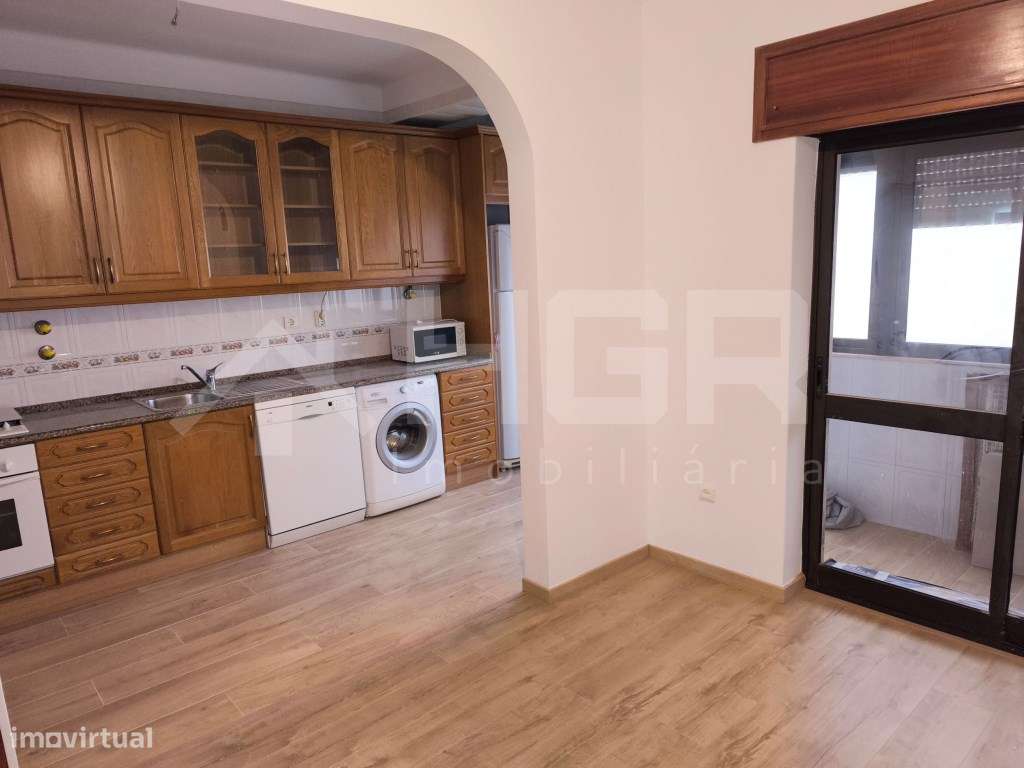 T3 | RENOVADO | 2º ANDAR COM 2 CASAS DE BANHO | ALTO SEIXALINHO-10