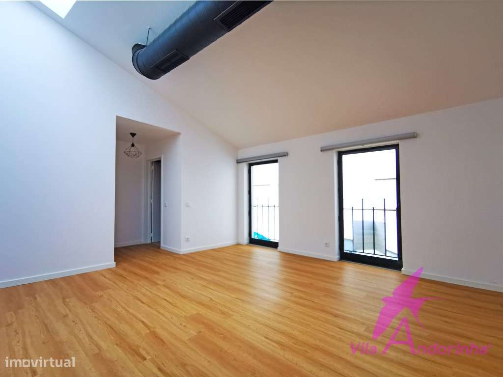 Espaço comercial no centro histórico de Caminha-14