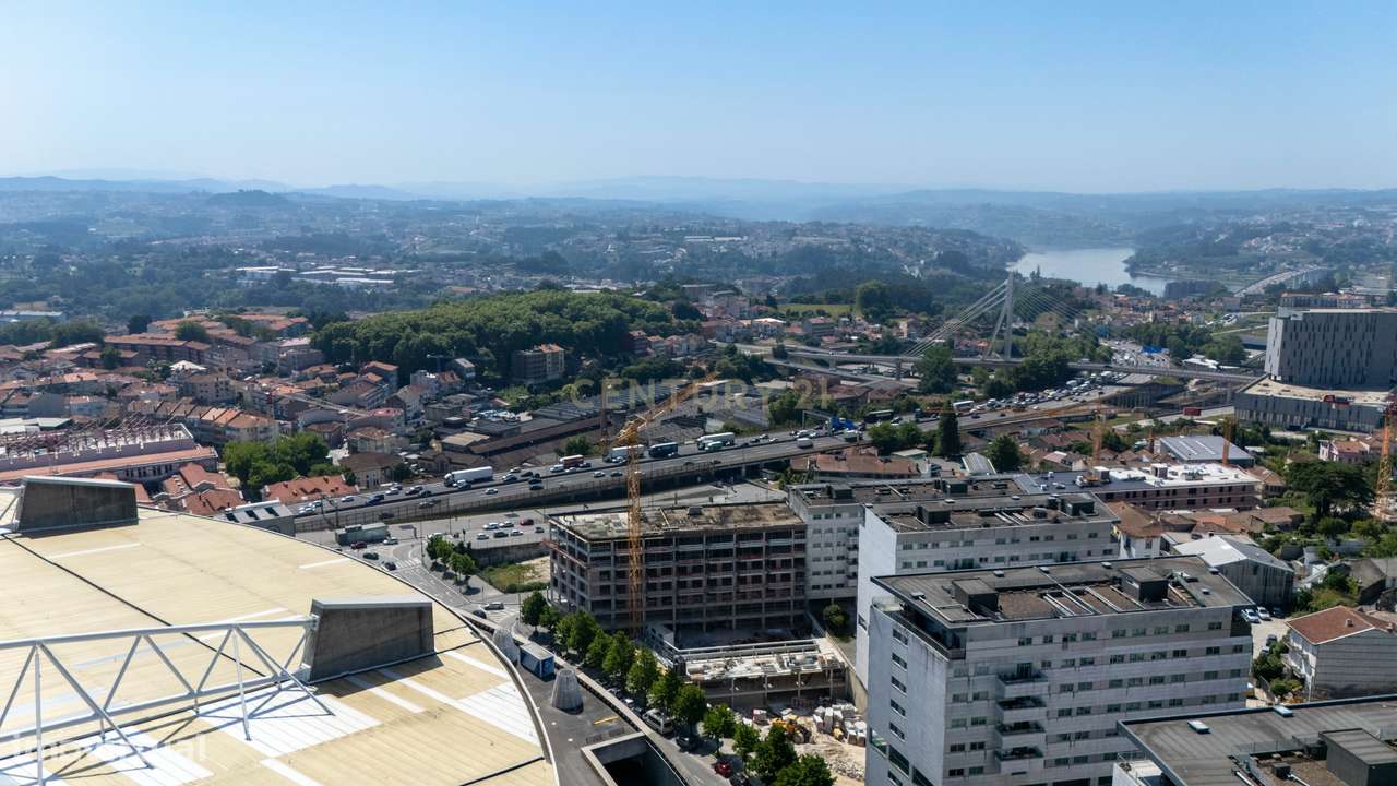 T2 nas Antas em Condomínio Privado com Varanda-17