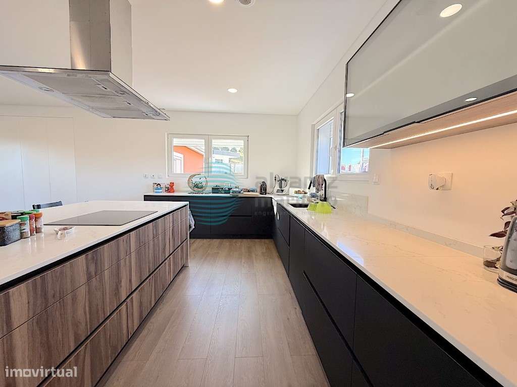 Excelente Moradia/Quintinha PISO TÉRREO V4, Ramalhal-7