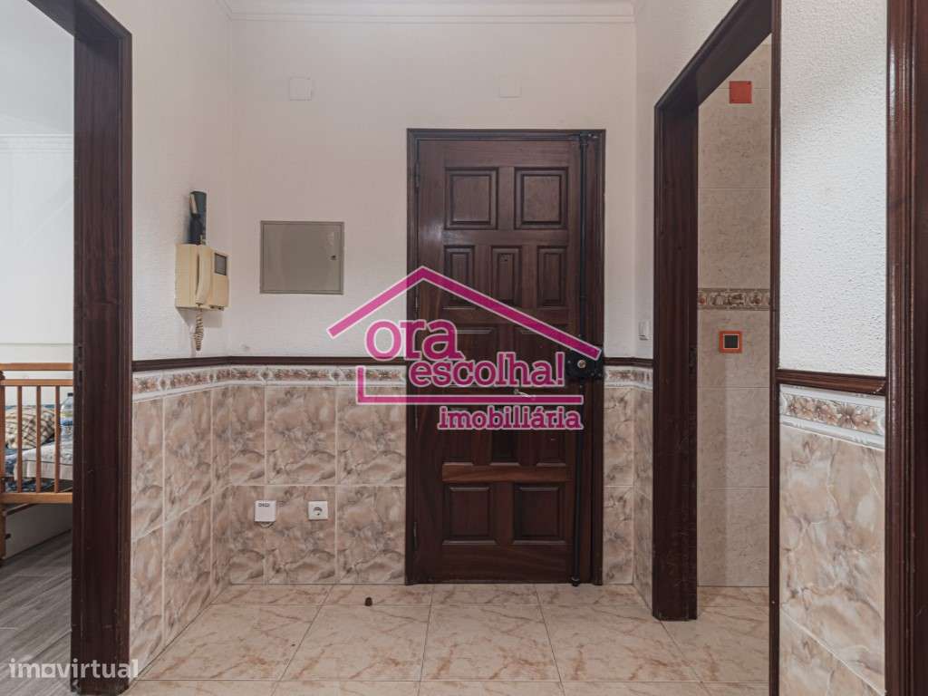 Apartamento T2 com Arrecadação individual na Baixa da Banheira.-10