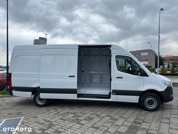 Mercedes-Benz SPRINTER - 4