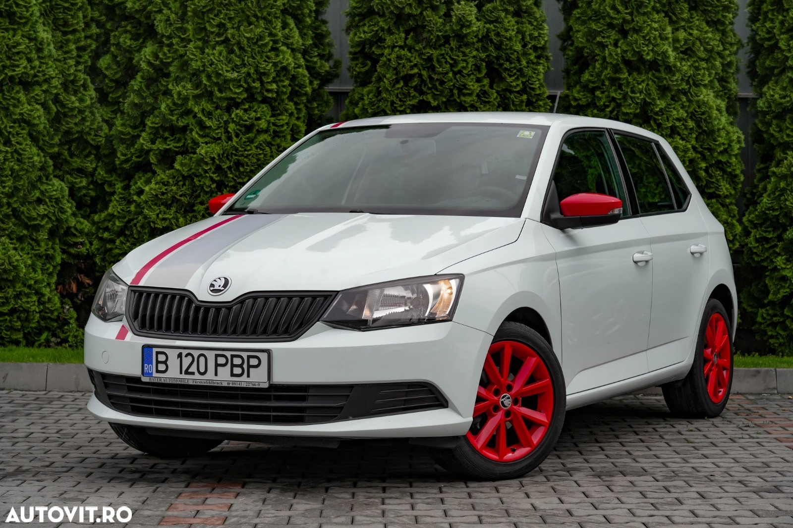 Skoda Fabia 1.0 MPI Cool Edition Red & Grey - 23