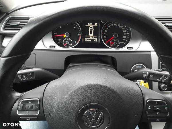 Volkswagen Passat - 18