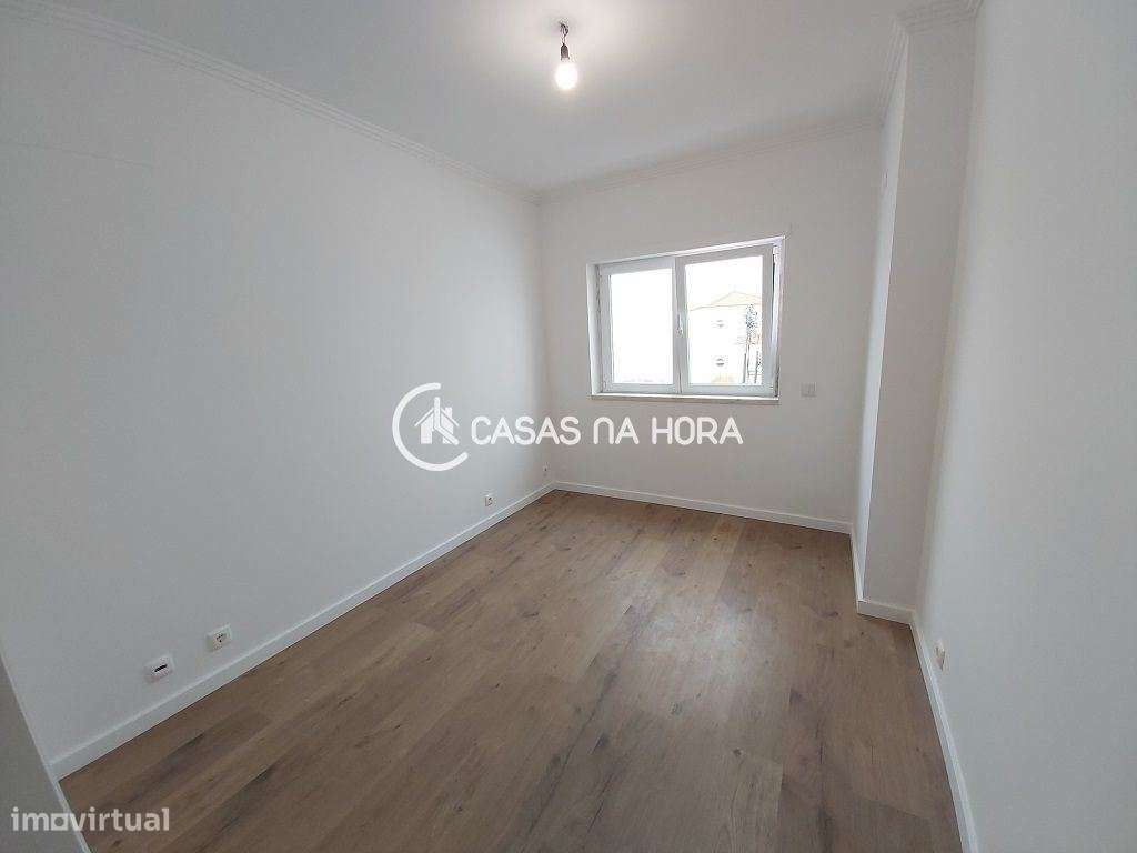 EXCELENTE MORADIA V3 + 1  3 Pisos  REMODELADA  Próximo ao Centro da...-18
