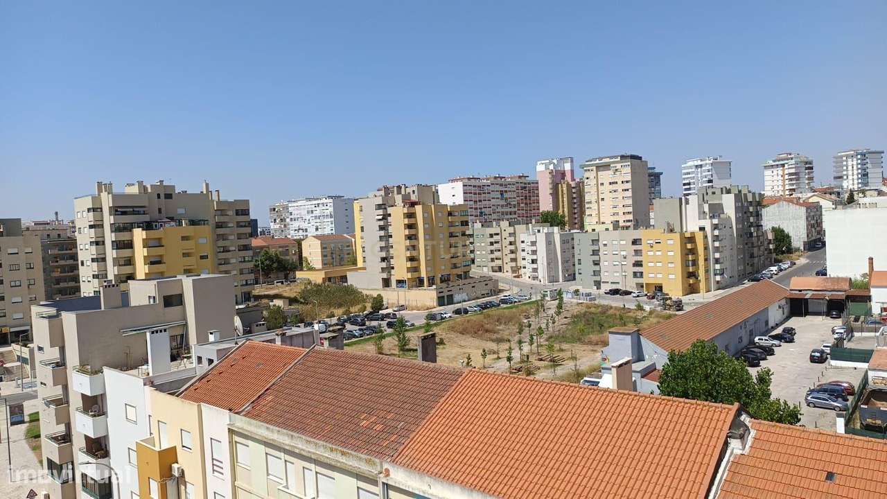 Apartamento T3 no Centro do Barreiro - Rua Miguel Bombarda-17