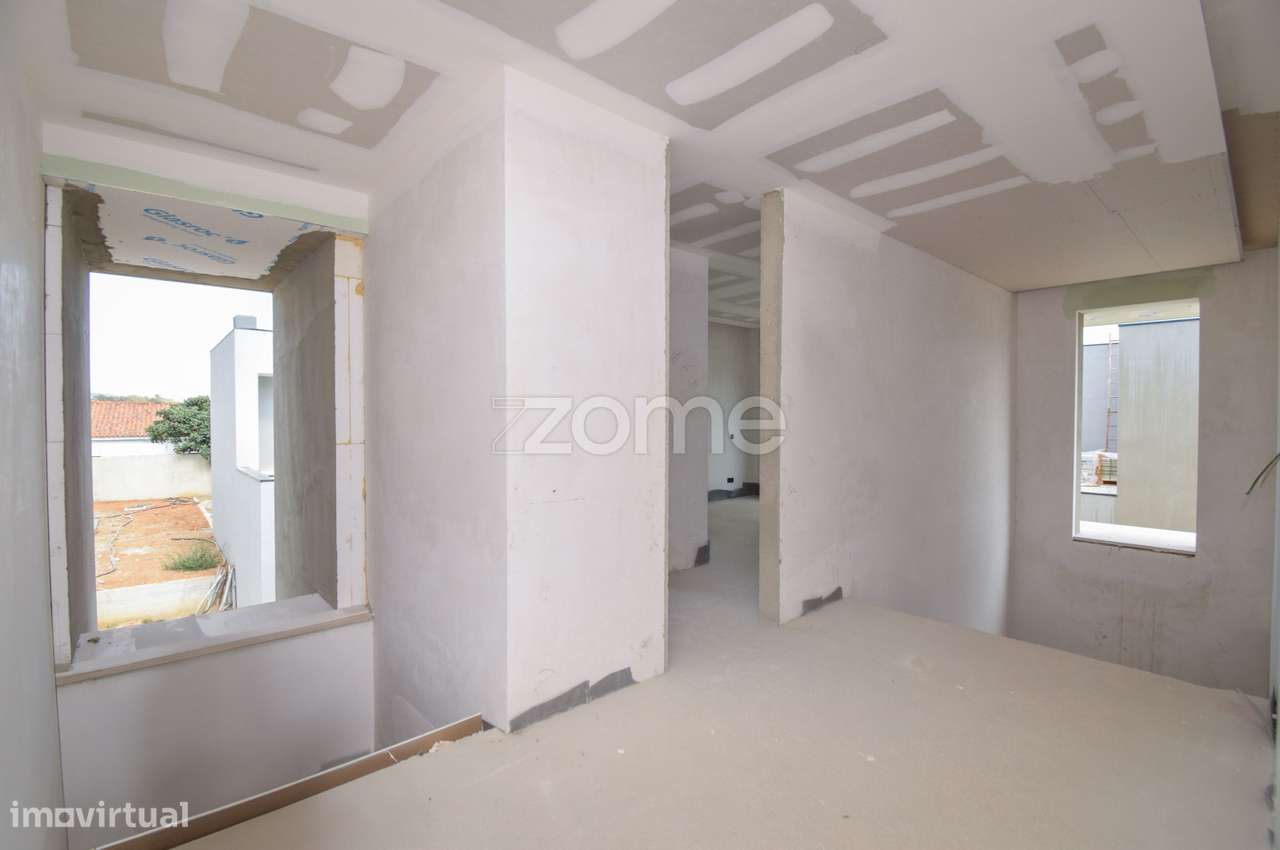 Moradia nova T4 luxo em condomínio privado no Barro em Loures-19
