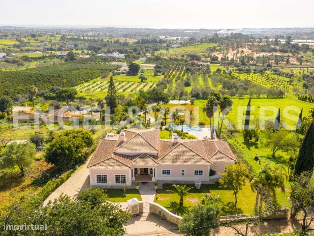 ELEGANTE MORADIA TÉRREA COM ESPETACULAR VISTA MAR - Grande imagem: 4/60