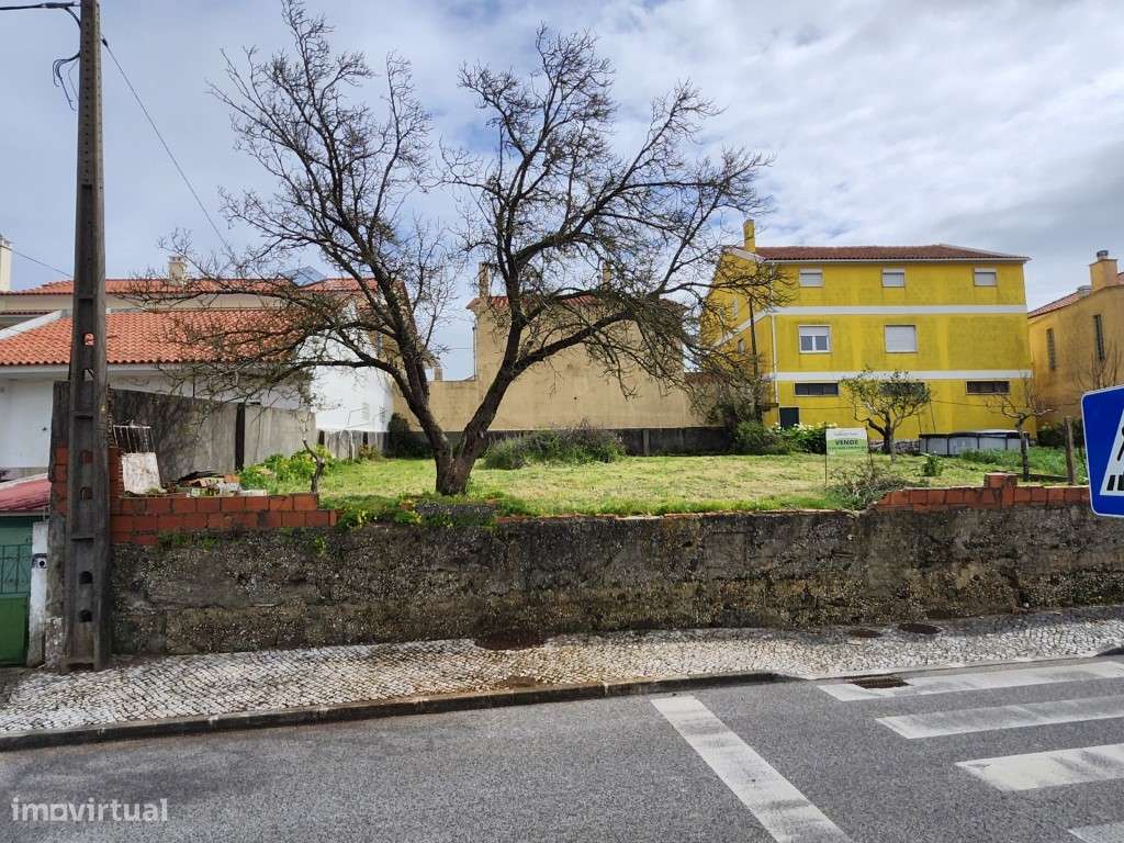 Terreno Urbano c/ 262m2 - Famões / Odivelas-3