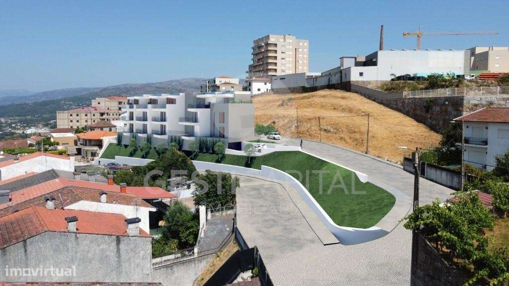 T2 novo com terraço e varanda e lugar de garagem no centro do Marco-24