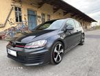 Volkswagen Golf - 2