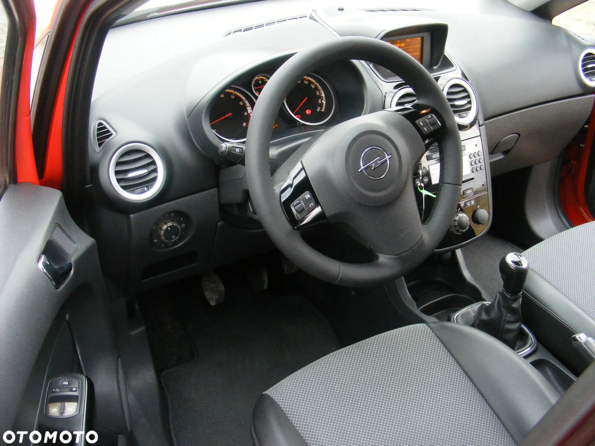 Opel Corsa 1.2 16V Cosmo - 10