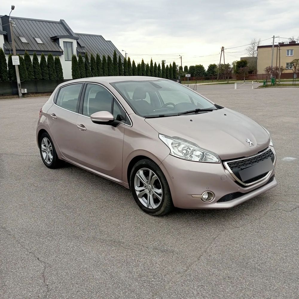 Peugeot 208 I 1.2 PureTech Allure 2014