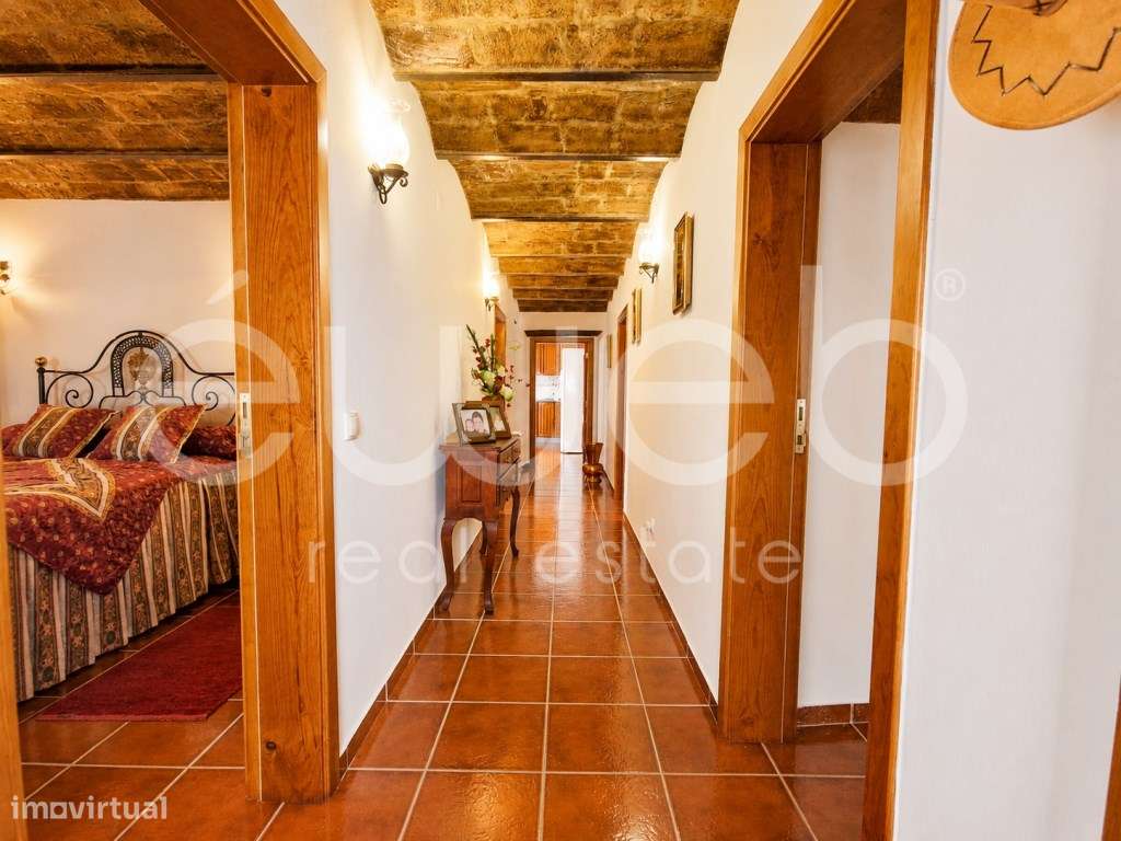 Moradia T4 de Arquitetura Alentejana com Piscina, Motrinos, Regueng...-17