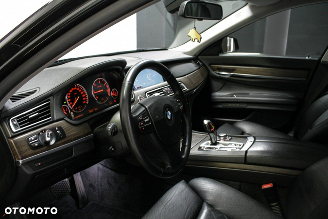 BMW Seria 7 - 14