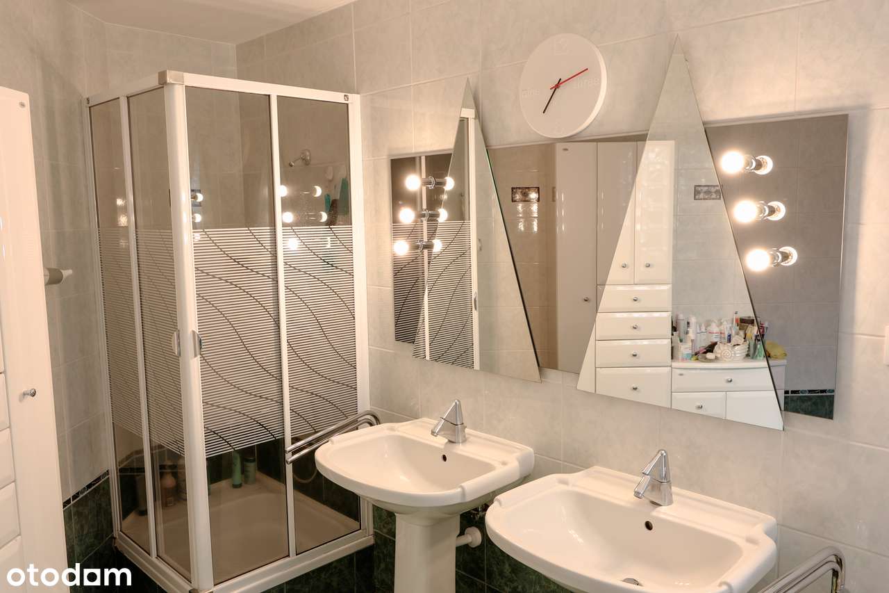 Dom Gdynia z garażem i zielonym otoczeniem-12