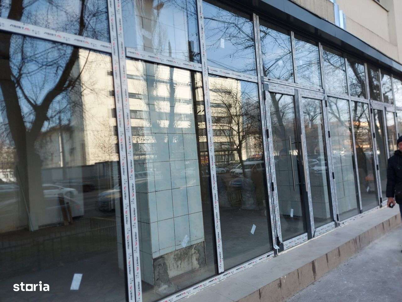 Spatiu comercial bulevardul Basarabia 124 mp - Imagine principală: 3/20