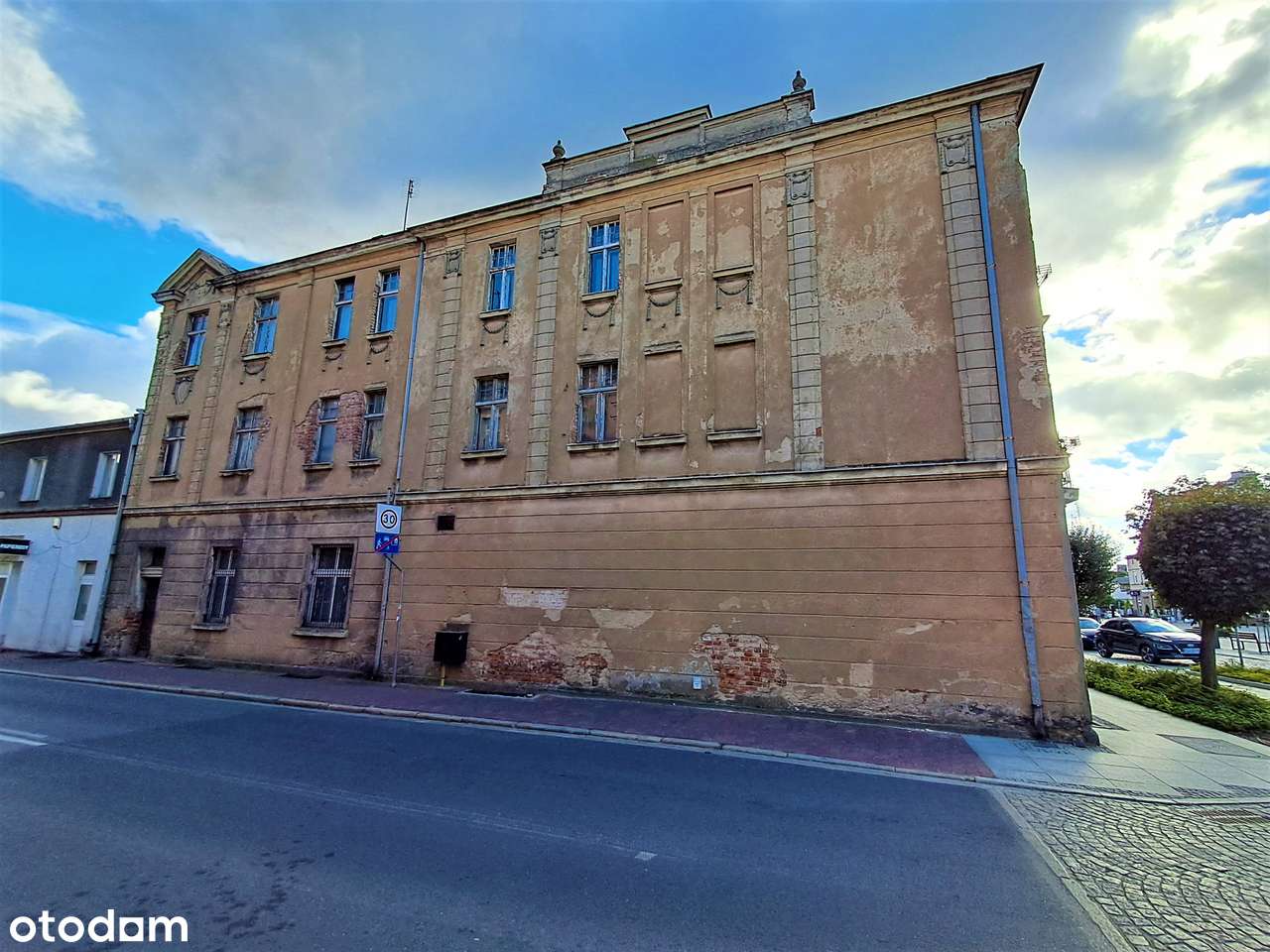 Kamienica w centrum Szamotuł - nieruchomość pod inwestycje!-3