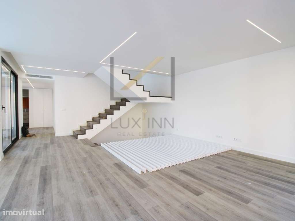 Moradia T3+1 nova com piscina e jardim - Grande imagem: 4/18