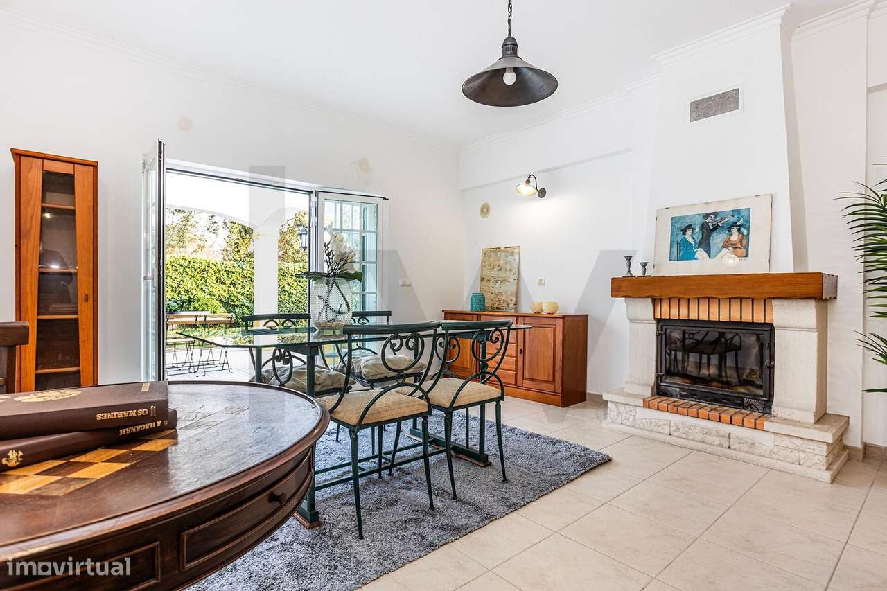 Moradia T4 com piscina e zona de lazer exterior em Azeitão - Grande imagem: 4/31