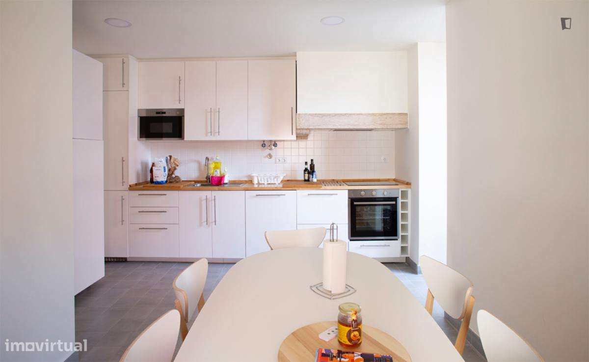 Quarto - localizado em Roma-Areeiro Lisbon - Grande imagem: 5/6