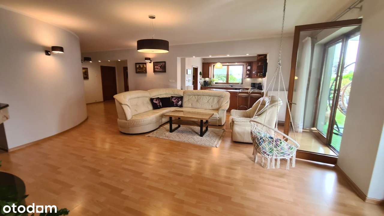 Dom z pięknym ogrodem w malowniczej okolicy-8