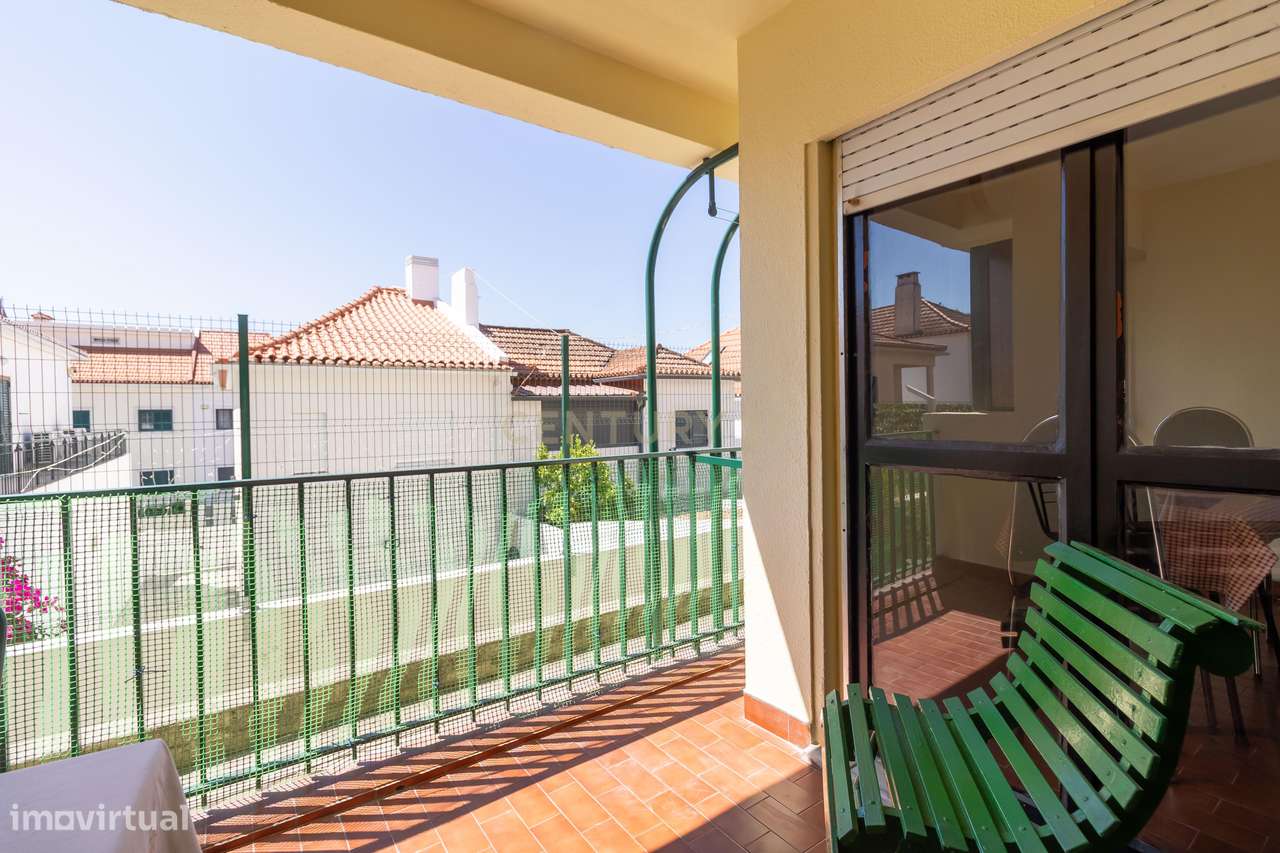 T1 em Caselas com varanda e vista desafogada – Excelente oportunidade-6