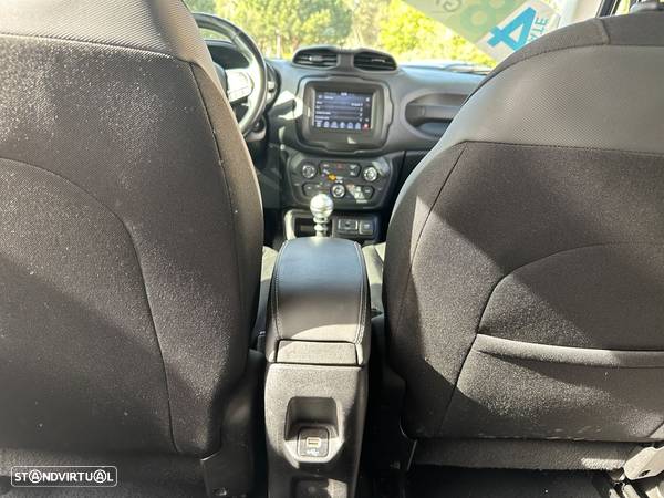 Jeep Renegade 1.0 T Limited - 26