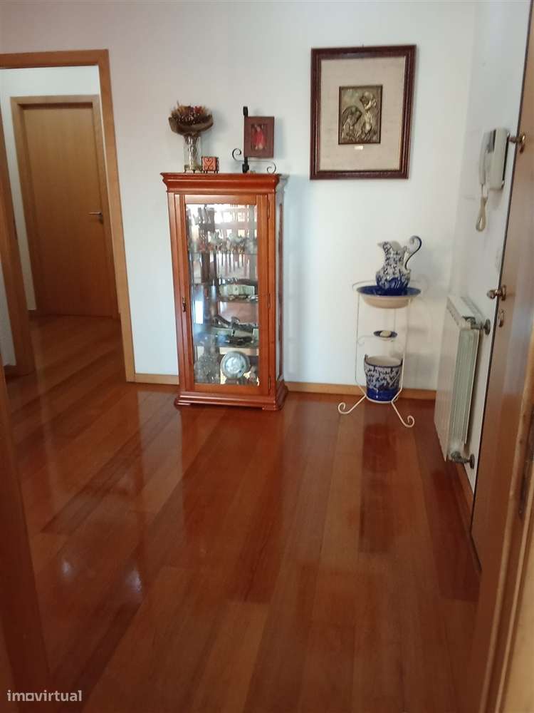 Apartamento T3 com 2 frentes e varanda em Ferreiros – Braga  (Estamos - Grande imagem: 4/23
